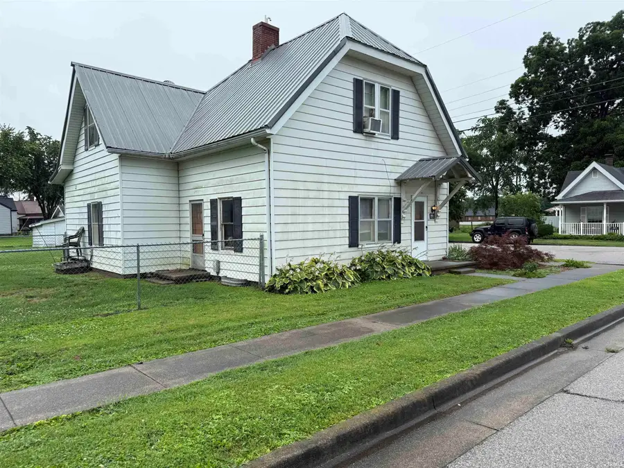 501 E Maple Street, Petersburg, IN 47567 - #3