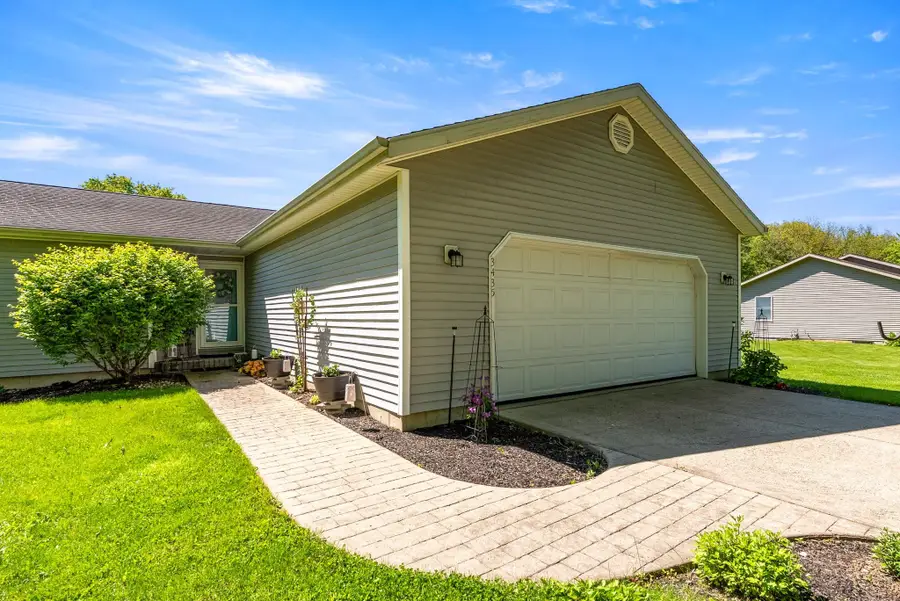 3435 N Pressler Drive, Warsaw, IN 46582 - #2