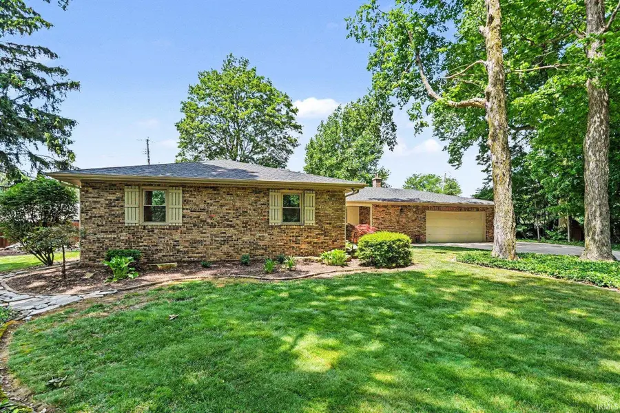 4 Arbor Court, Nappanee, IN 46550 - #3