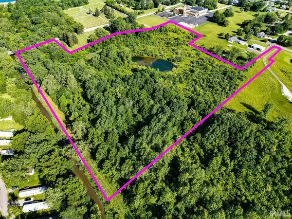300 W Woodview, Zanesville, IN 46799
