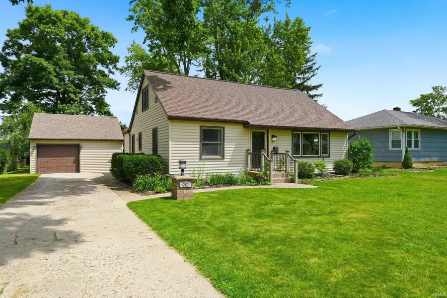 912 E 1st Street, Auburn, IN 46706 - #2