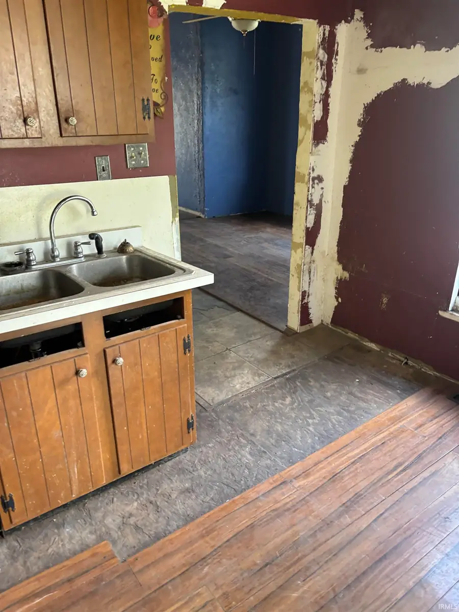 703 W Garfield Avenue, Elkhart, IN 46516 - #3