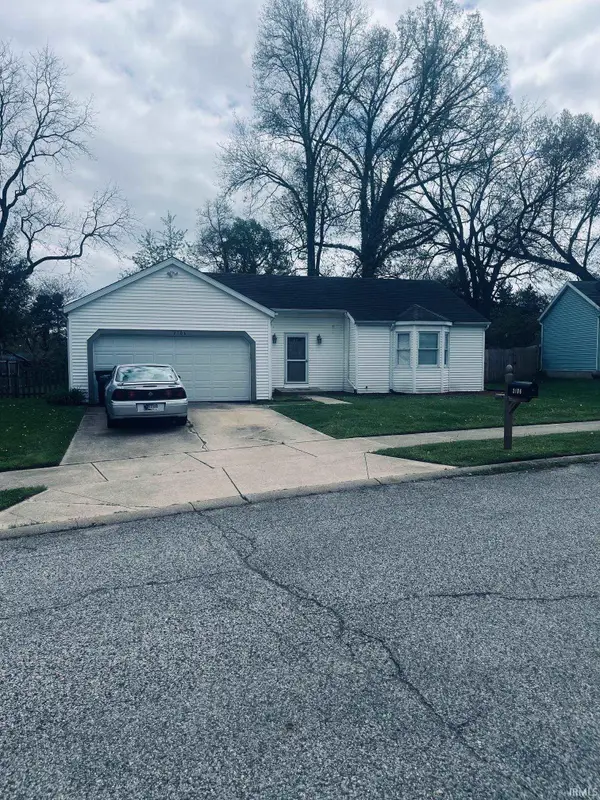 2106 Spring Hill Drive, South Bend, IN 46628