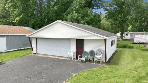 **** Lakewood Avenue, Warsaw, IN 46580
