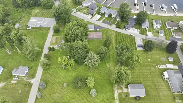****** Maple Street, Warsaw, IN 46580