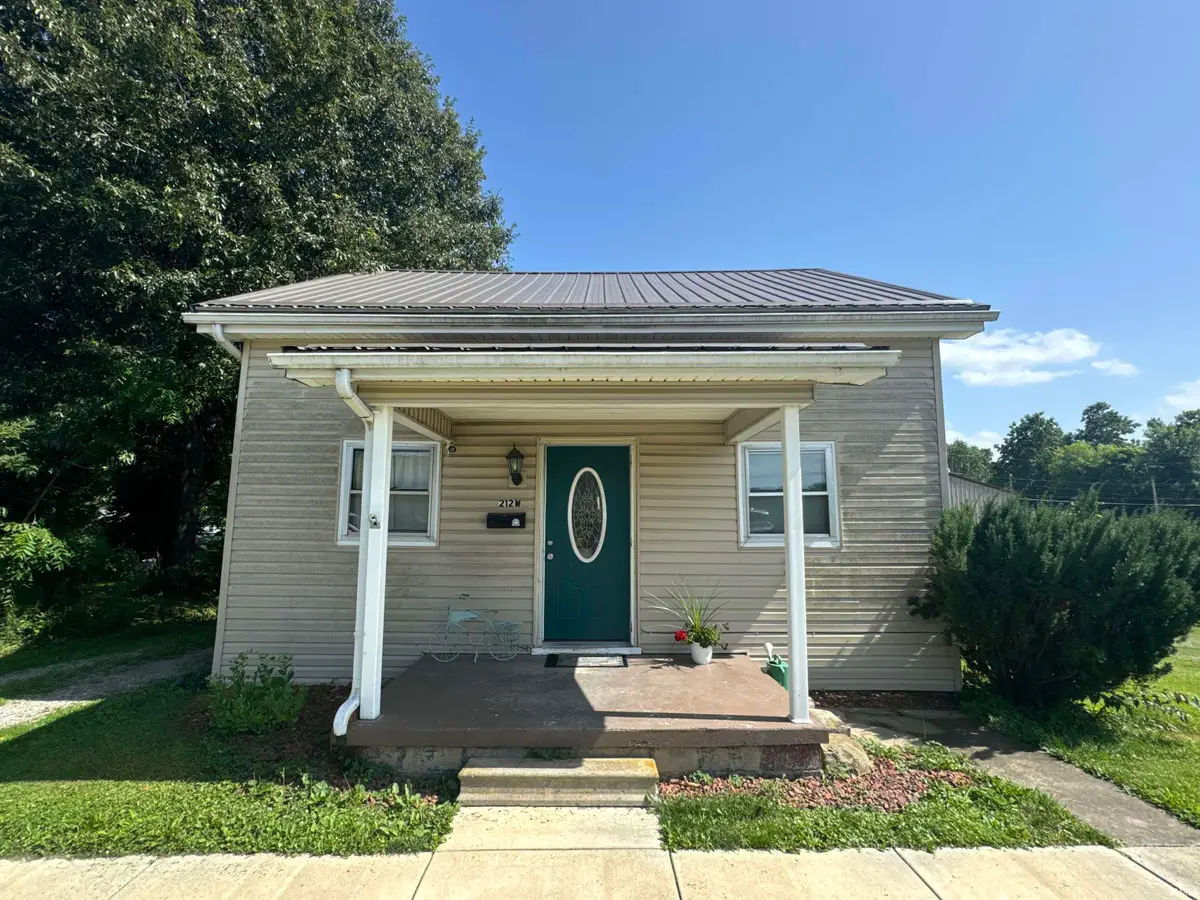 212 W Grissom Avenue, Mitchell, IN 47446 - #1