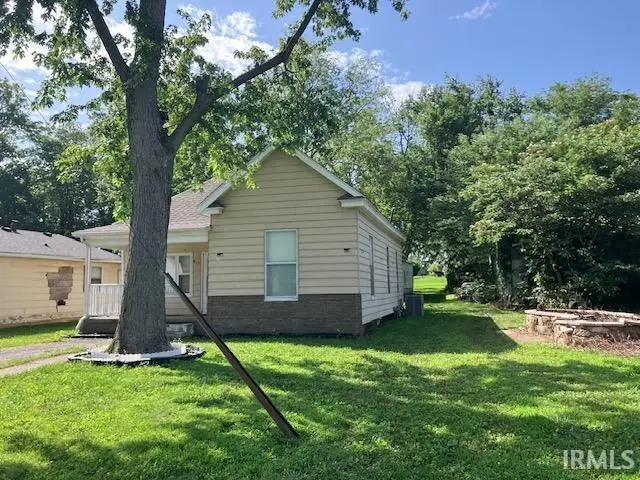 917 W 4th Street, Mount Carmel, IL 62863 - #2