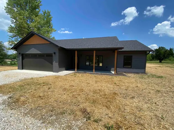 16 Trinton Avenue, Bedford, IN 47421