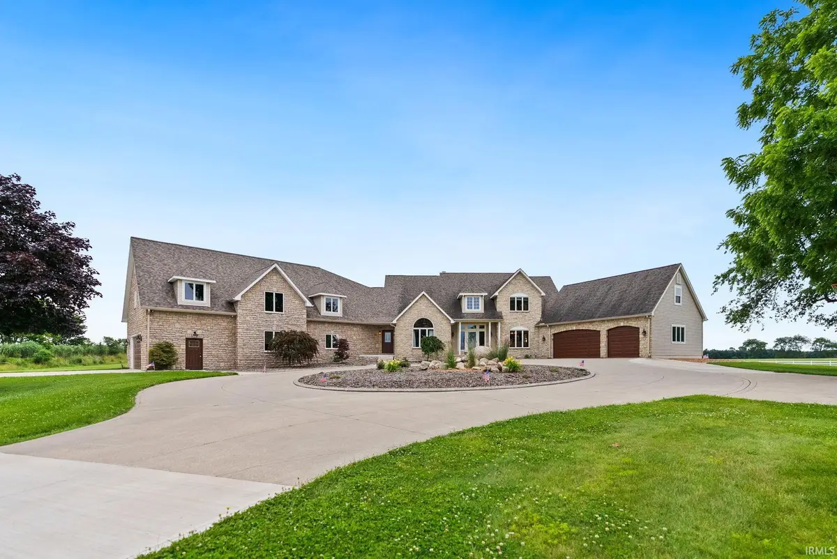 3631 E Pierceton Road, Warsaw, IN 46580 - #1