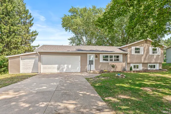 52680 Walsingham Lane, South Bend, IN 46637