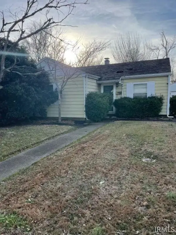1303 Macarthur Drive, Evansville, IN 47714