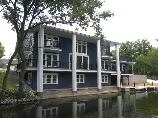 2906 E Armstrong Road, Leesburg, IN 46538