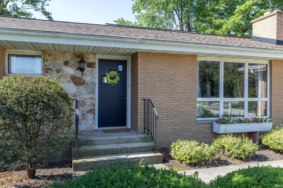 16122 Jackson Road, Mishawaka, IN 46544 - #2