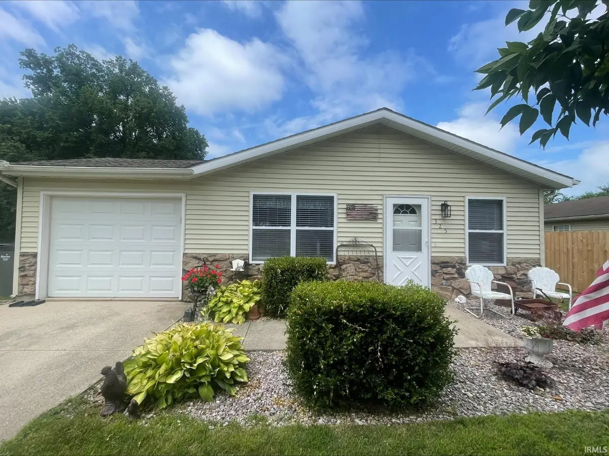 325 W Elm Street, Millersburg, IN 46543 - #1