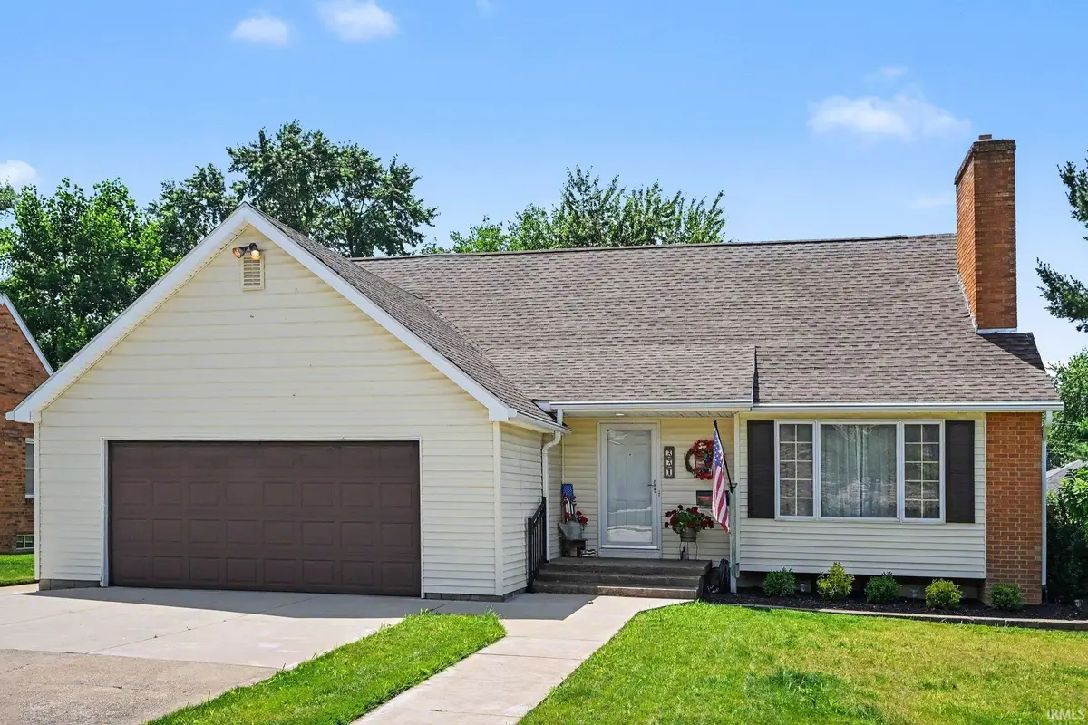 221 N Maryland Street, Bremen, IN 46506 - #1