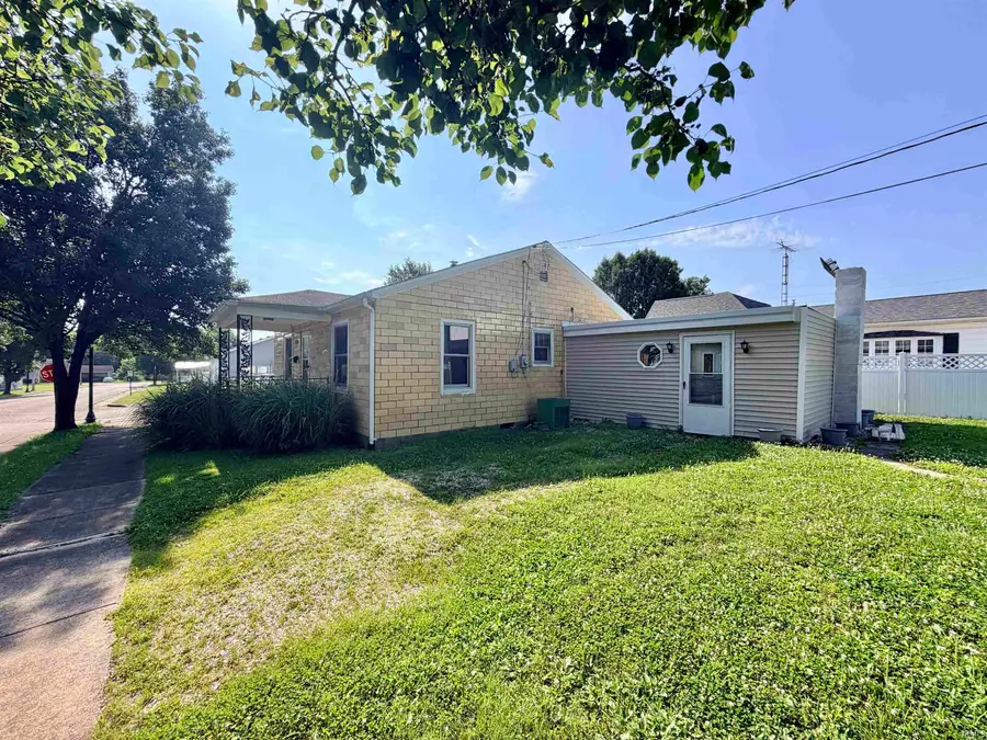 889 NE H Street, Linton, IN 47441 - #2