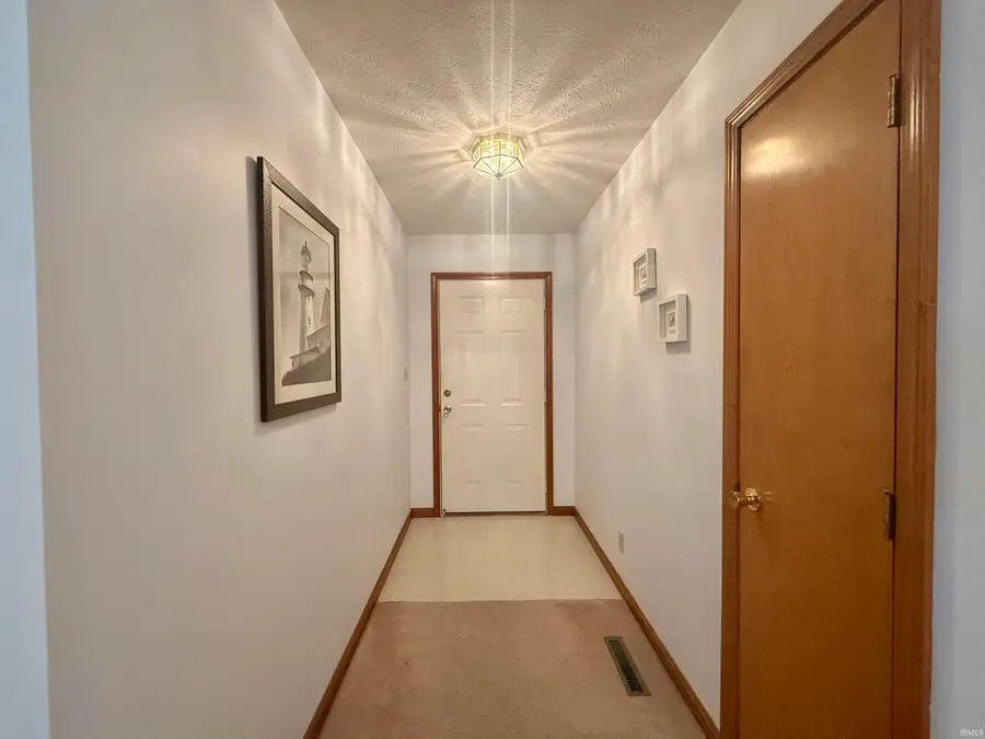 6200 Summit Pointe Way, Newburgh, IN 47630 - #2