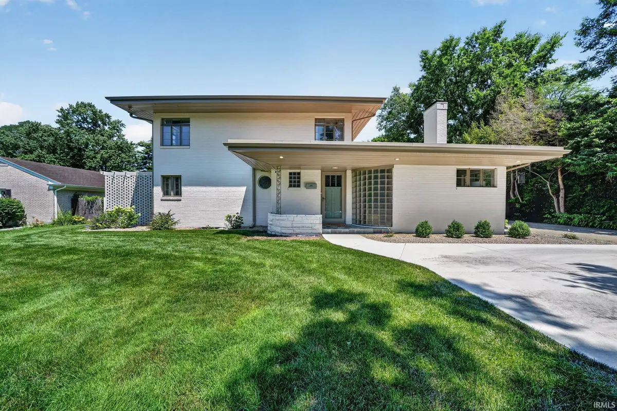 1915 E Jefferson Boulevard, South Bend, IN 46617 - #1