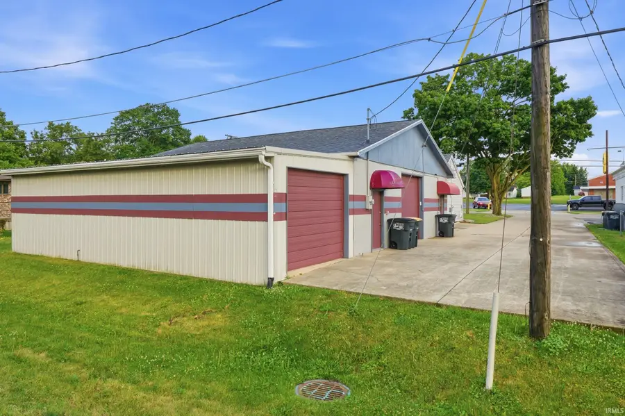 407 E Wayne Street, Kendallville, IN 46755 - #2