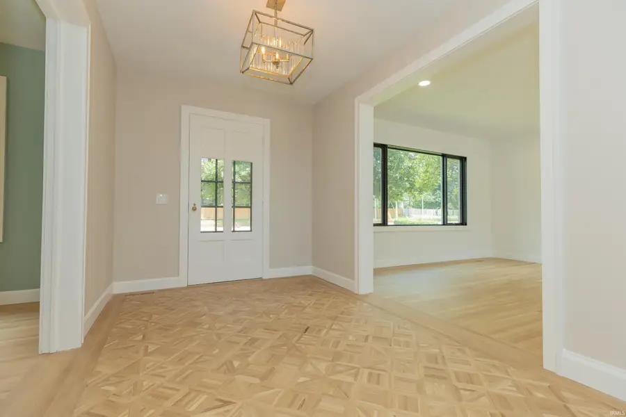 2325 Lincoln Avenue, Evansville, IN 47714 - #2