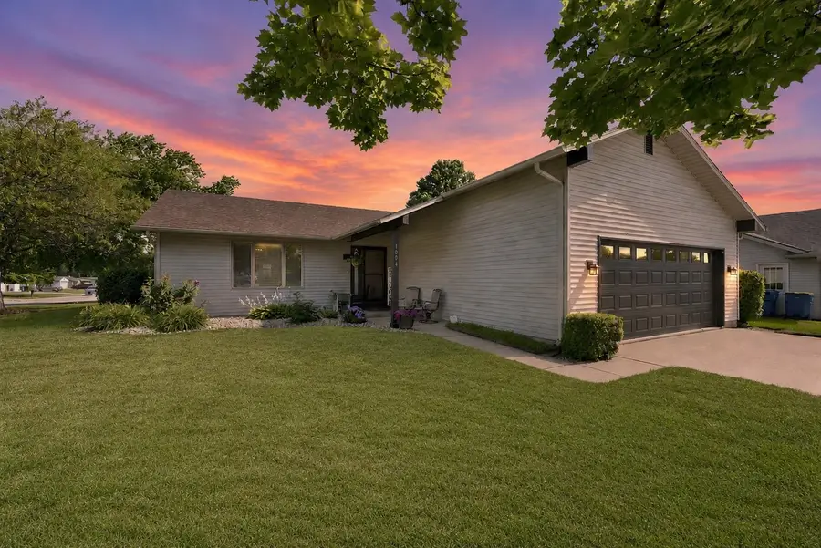 1004 Elm Street, Auburn, IN 46706 - #2