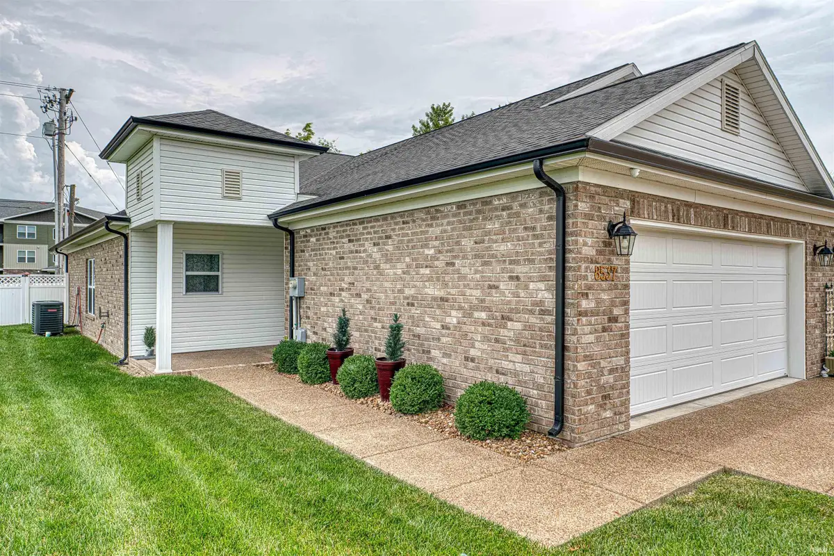 8537 Pebble Creek Drive, Newburgh, IN 47630 - #1