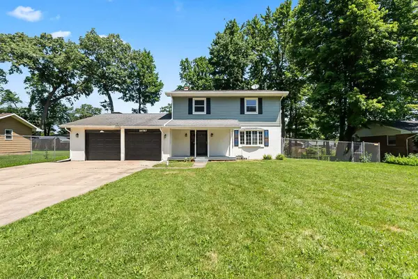 25787 Meadow Oak Lane, Elkhart, IN 46514