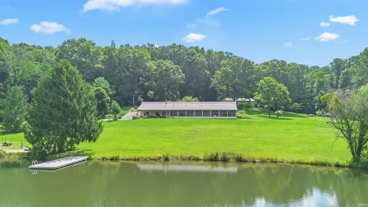 5662 E St Rd 54 Highway, Bloomfield, IN 47424 - #1