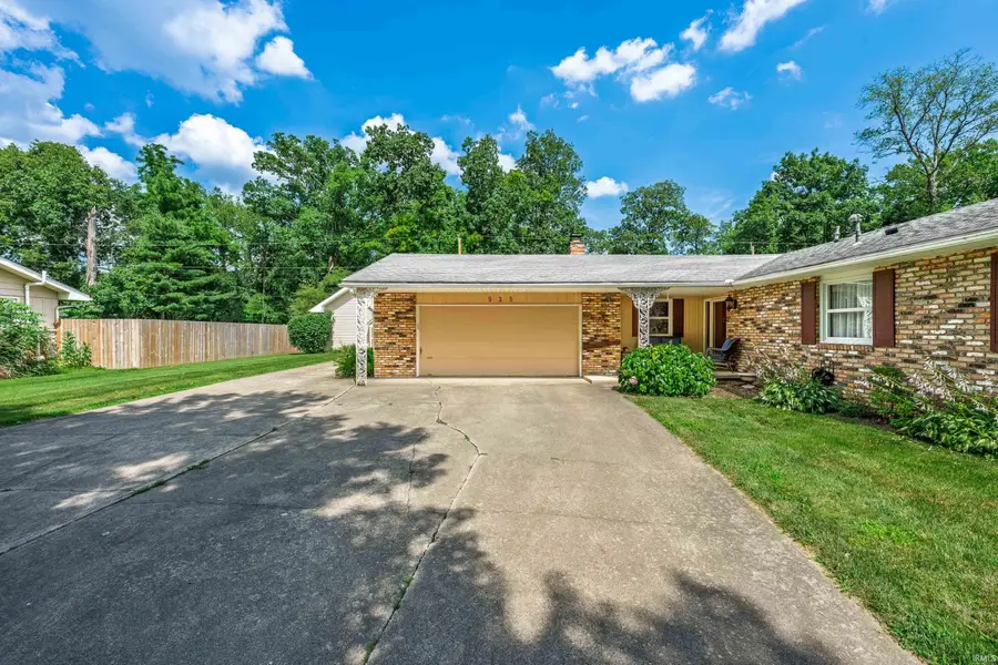 935 S Westchester Park Drive, Yorktown, IN 47396 - #3