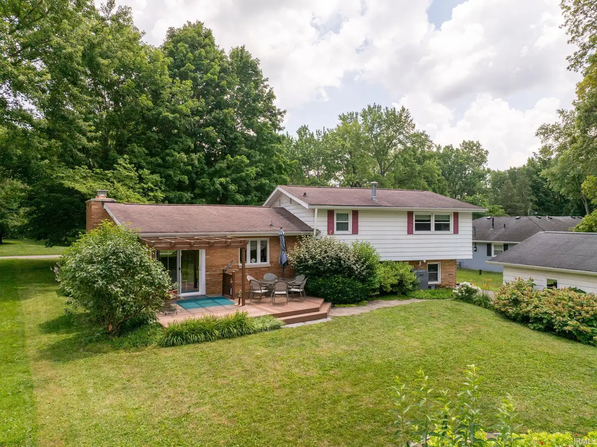 1515 S Ridgeview Drive, Yorktown, IN 47396 - #1