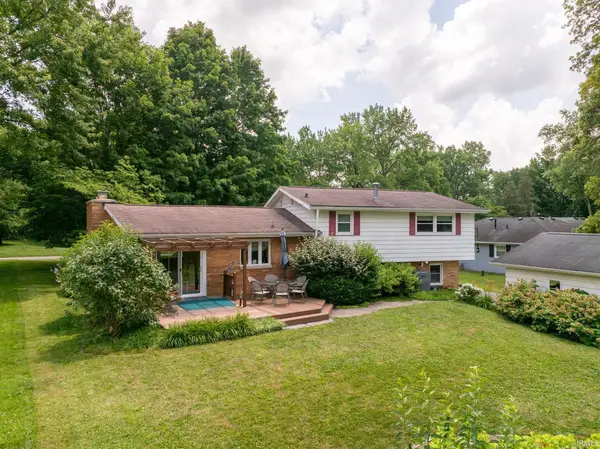 1515 S Ridgeview Drive, Yorktown, IN 47396
