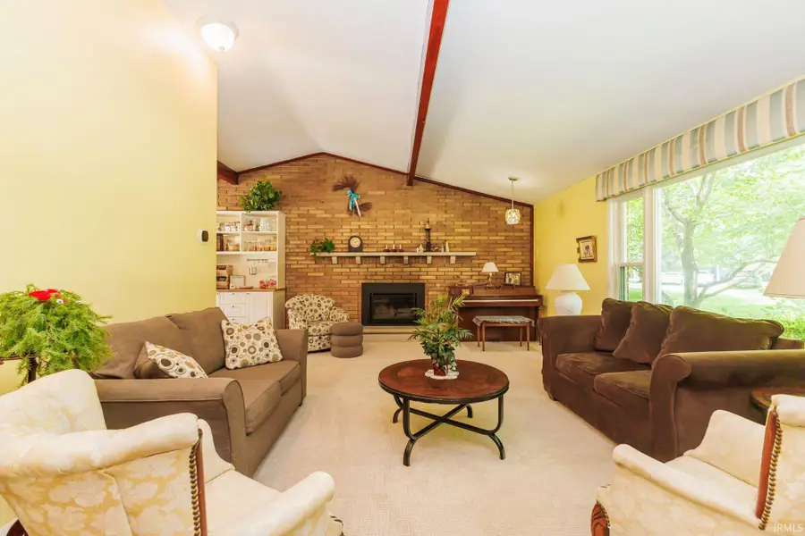 1515 S Ridgeview Drive, Yorktown, IN 47396 - #2