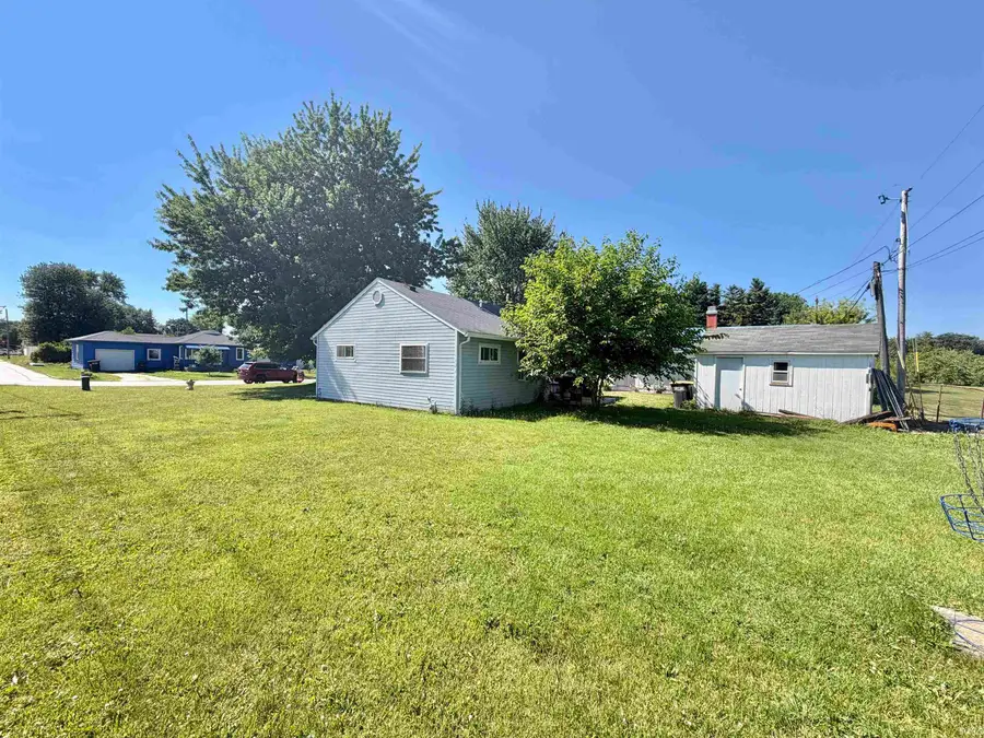 900 Villa Terrace, Kendallville, IN 46755 - #3