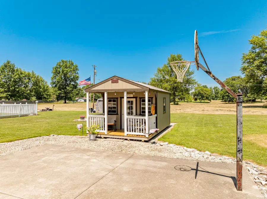 405 E Mcdonald Street, Hartford City, IN 47348 - #2