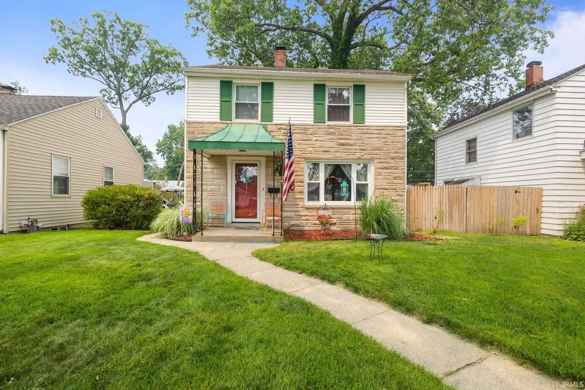 814 W Lawrence Street, Mishawaka, IN 46545 - #1
