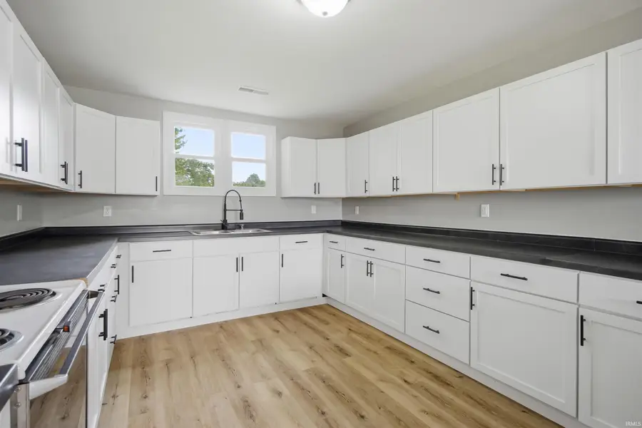 117 S Barclay Street, Fairmount, IN 46928 - #2