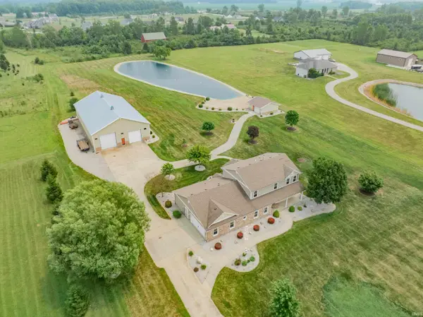 11517 Dennis Road, Roanoke, IN 46783