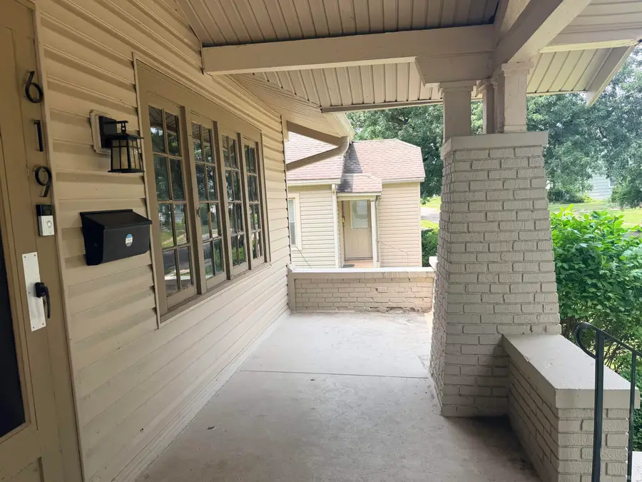 619 W Ashland Avenue, Muncie, IN 47303 - #2