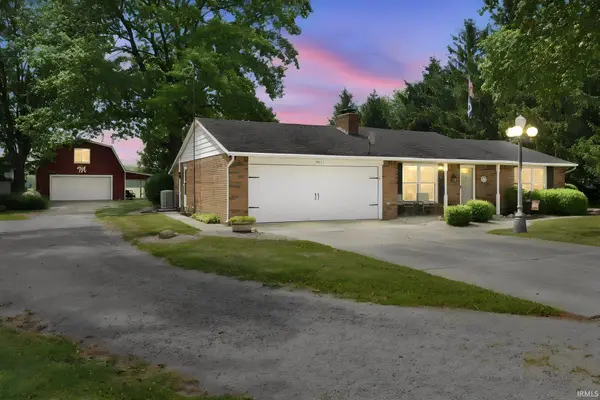 9411 Roberts Road, Woodburn, IN 46797