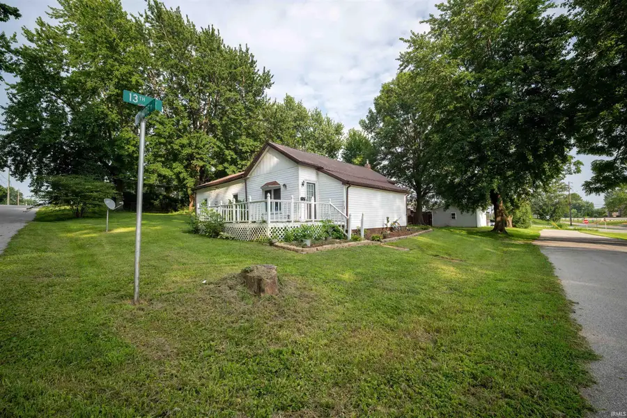 1302 E Sycamore Street, Petersburg, IN 47567 - #2