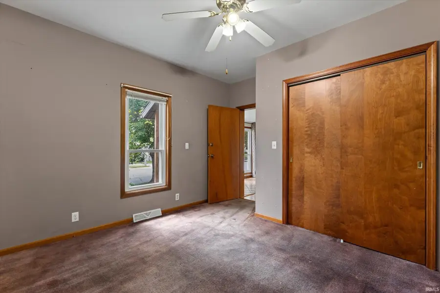 234 W Lawrence Street, Mishawaka, IN 46545 - #3