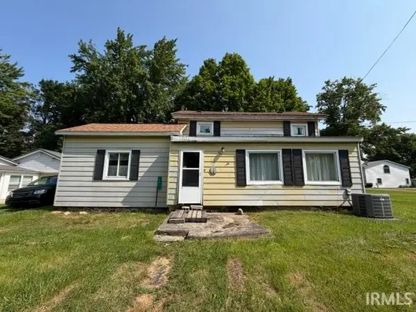 601 Wayne, Howe, IN 46746