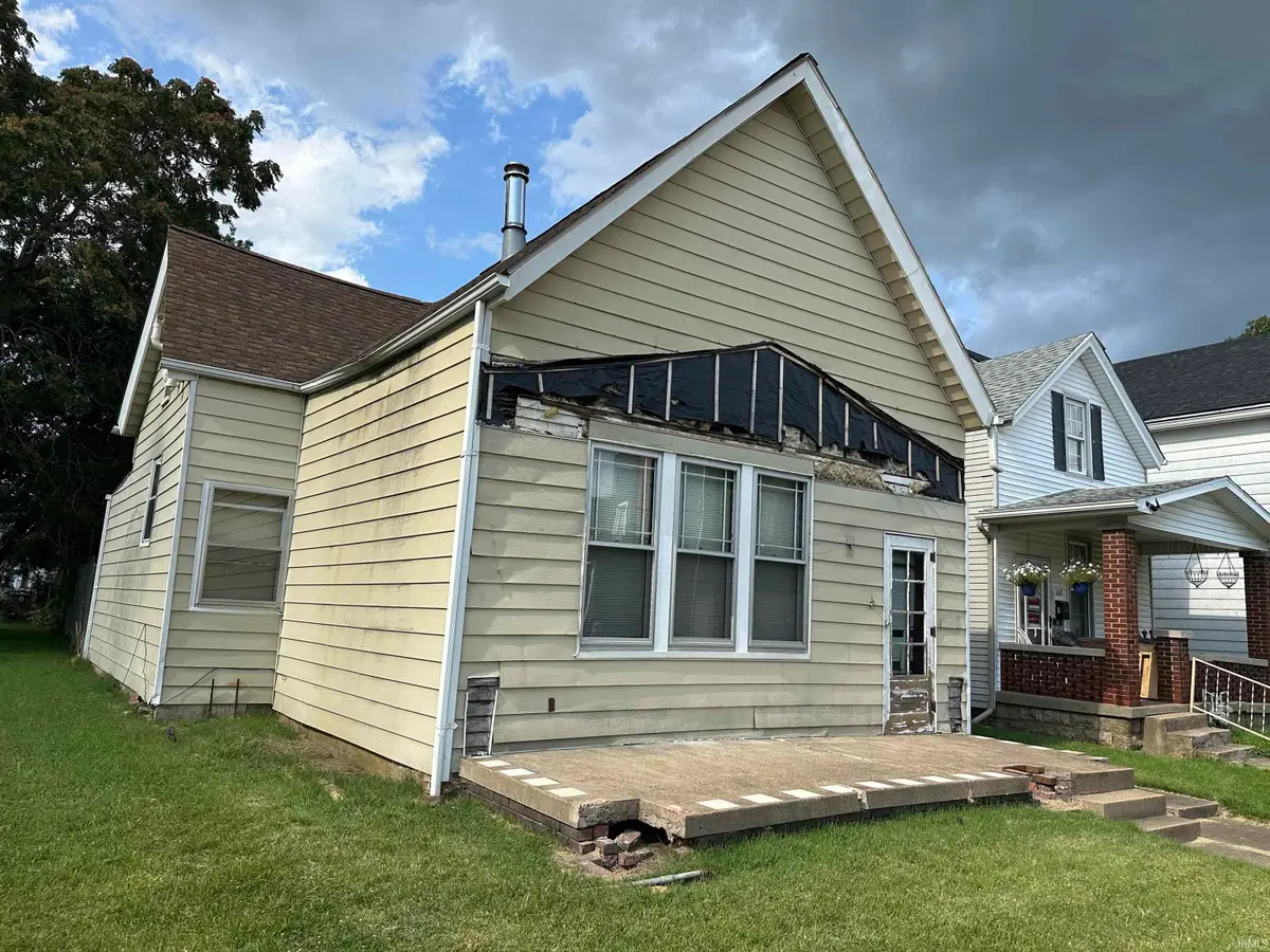 109 W Columbia Street, Evansville, IN 47710 - #1