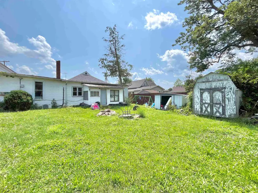 136 W Howard Street, Parker City, IN 47368 - #2