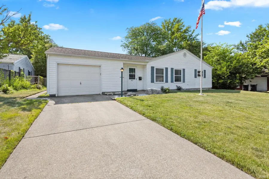 2831 Woodmont Drive, South Bend, IN 46614 - #2