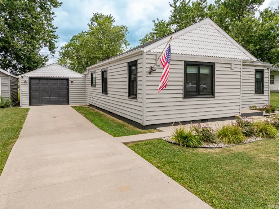 704 W Elm Street, Hartford City, IN 47348 - #2