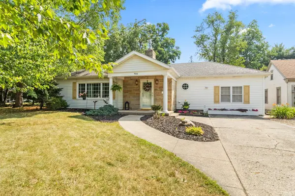 916 Midway Drive, Auburn, IN 46706