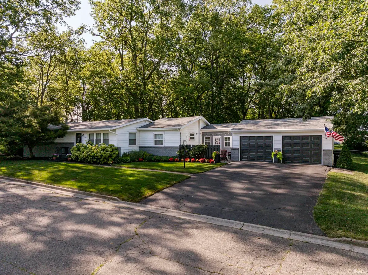 201 E Davidson Street, Muncie, IN 47303 - #1