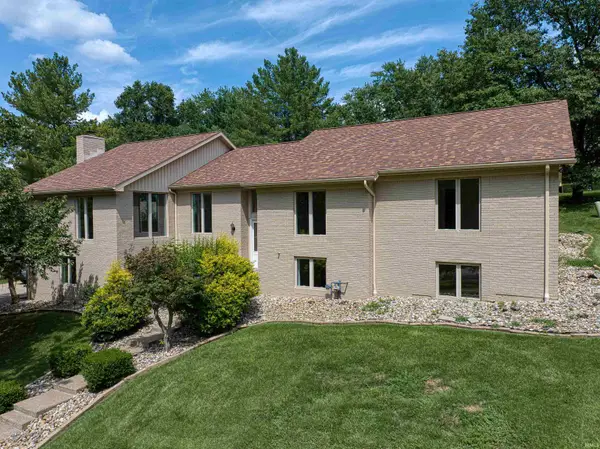 6755 Old Stonehouse Drive, Newburgh, IN 47630