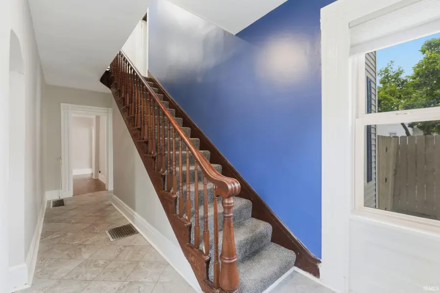 305 W 7th Street, Auburn, IN 46706 - #3